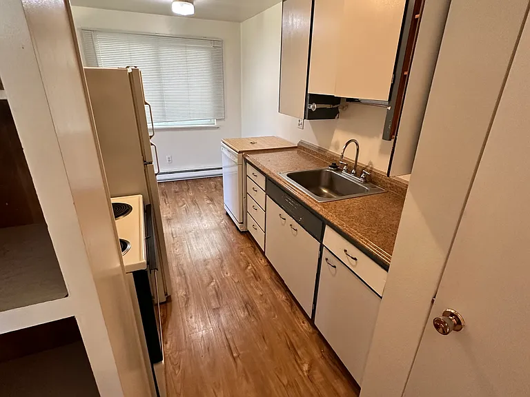 202 E 15th Ave #5 — Photo 6