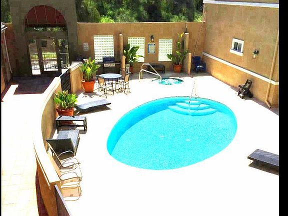 3rd image of 22859 Del Valle St APT 207