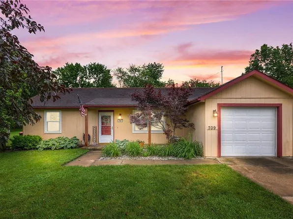 709 Walnut St, Greenwood, MO 64034