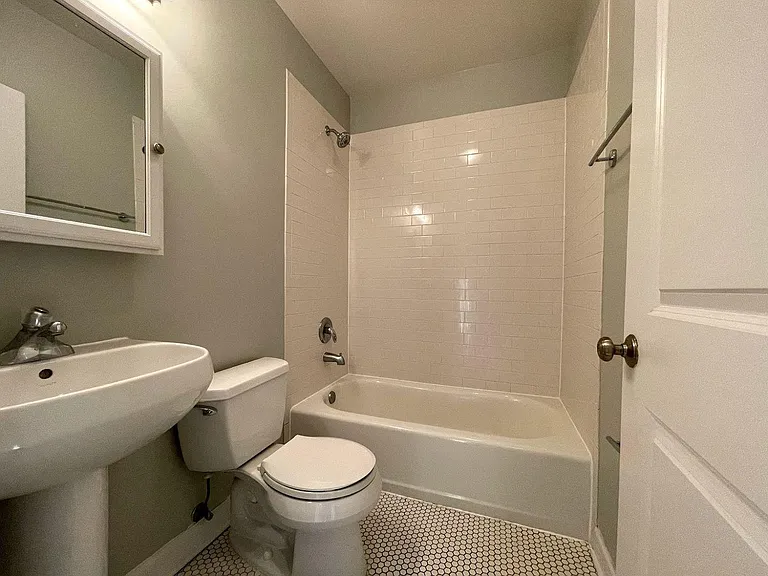 2224 N Bissell St #3 — Photo 16