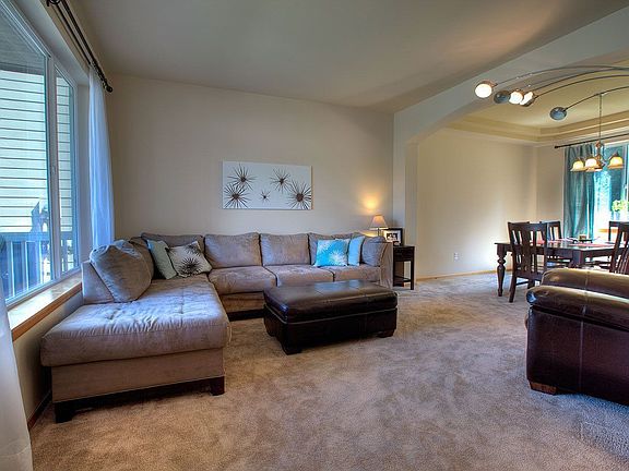 Living room from foathyer