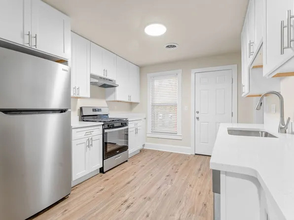 1420 S Campbell Ave, Springfield, MO 65807