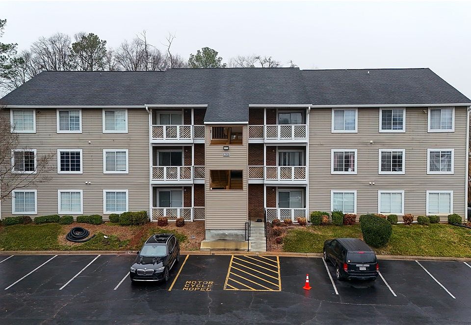 1st image of 220 Elm St APT 623