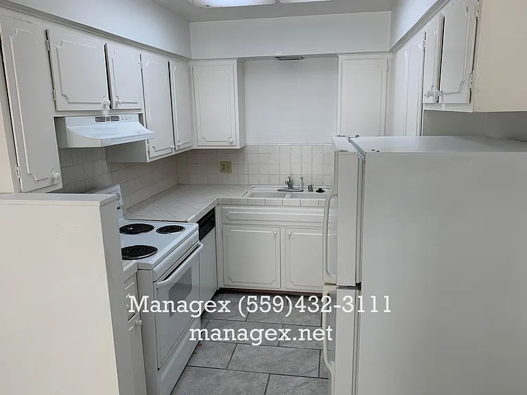 6060 N Poplar Ave #A — Photo 7