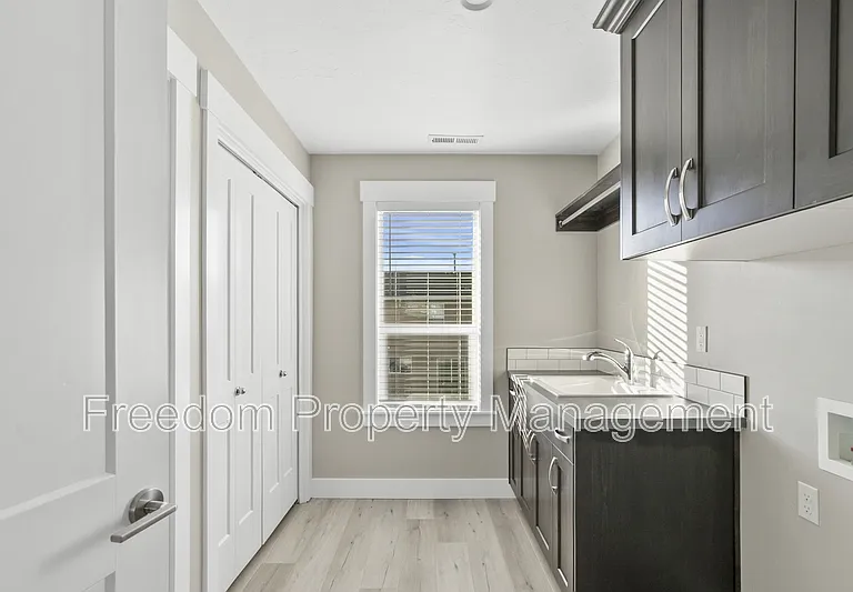 1446 E Star Dr — Photo 6
