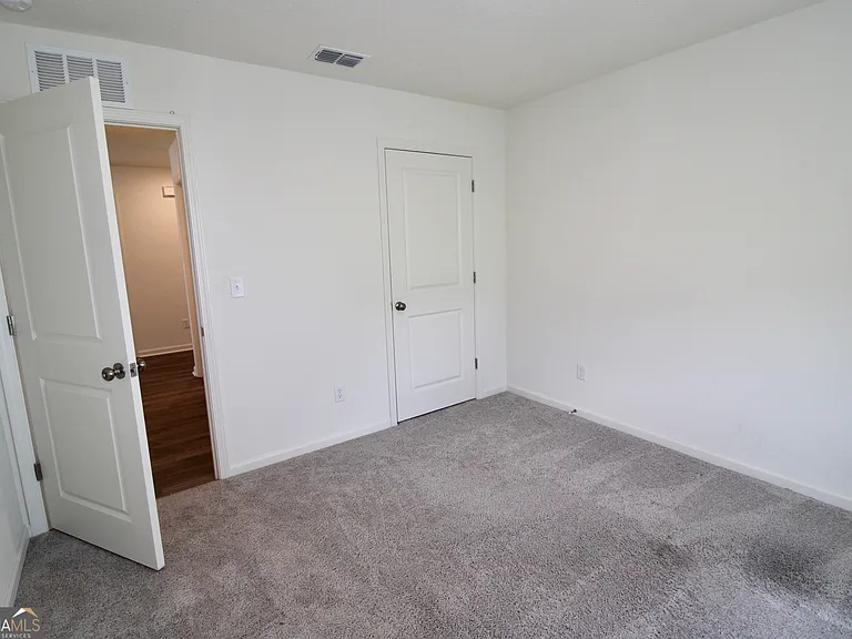 205 Landing Blvd — Photo 13
