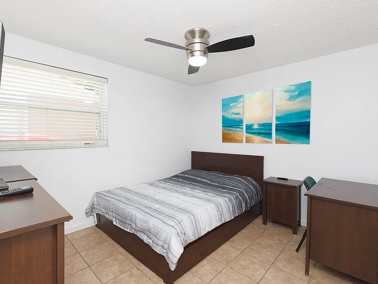 1041 Jadewood Ave — Photo 10