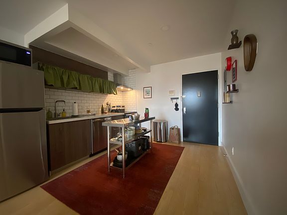 5th image of 24 Wilson Ave #2B