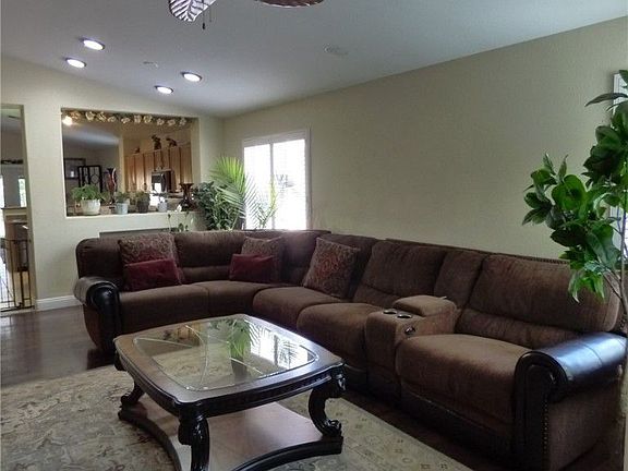4th image of 940 Skyforest Dr