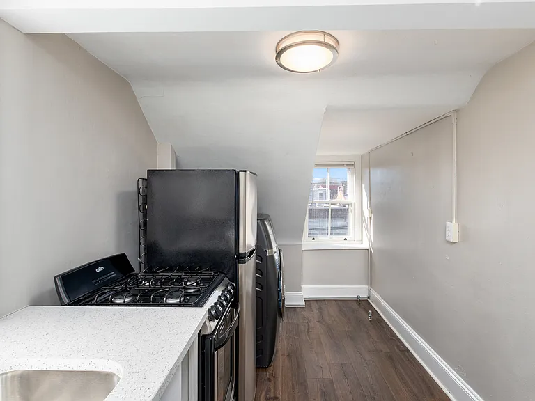 126 Prince George St #5 — Photo 12