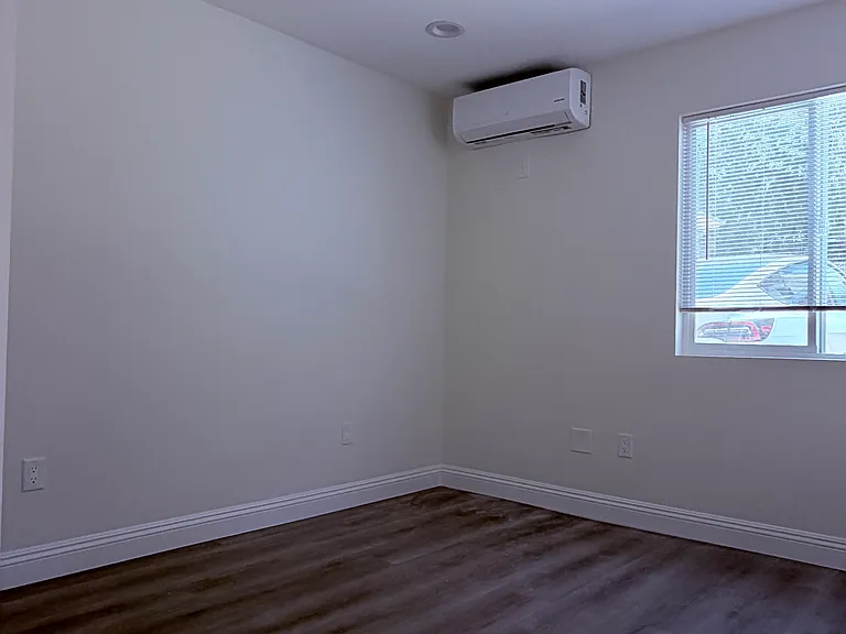 4326 Stillwell Ave — Photo 2