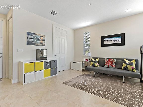 2nd image of 127 SW 2nd Ave Lot 11