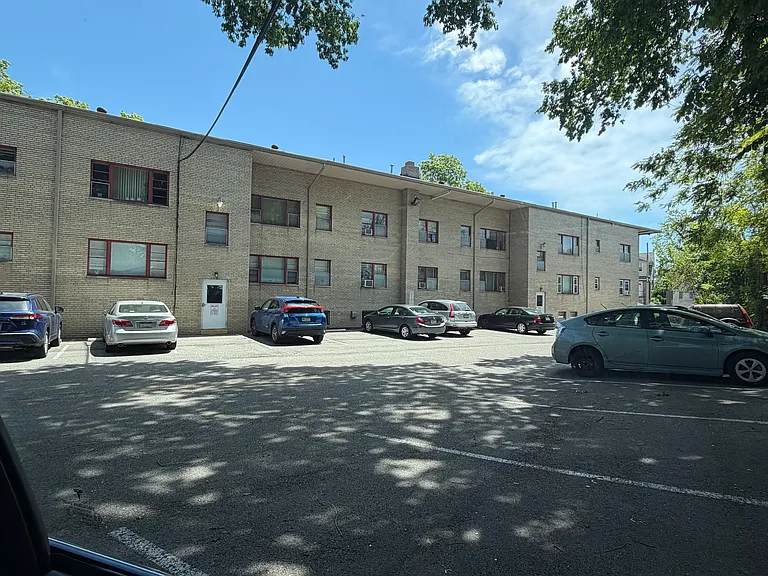 2222 Broadway Ave #203 — Photo 1