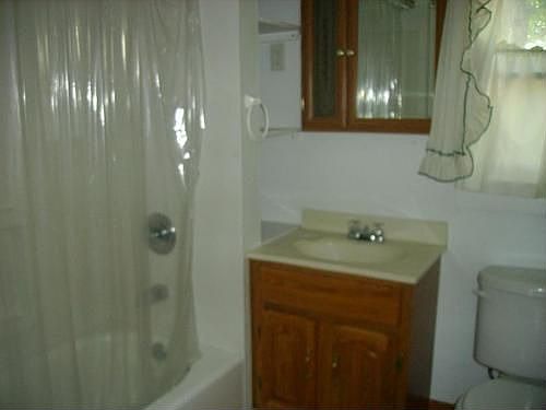 4th image of 611 N Oak St
