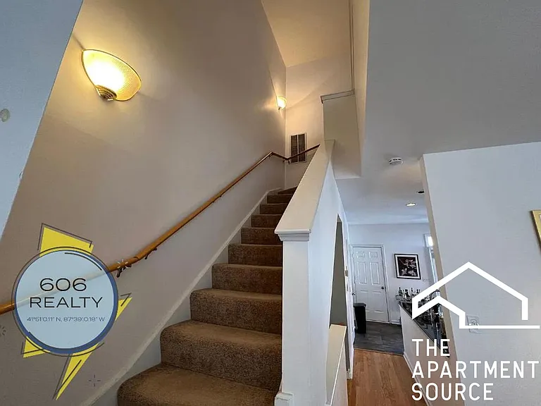 220 W Scott St #B — Photo 4