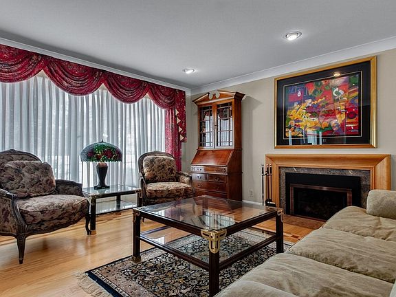 4th image of 404 W Macarthur Ave