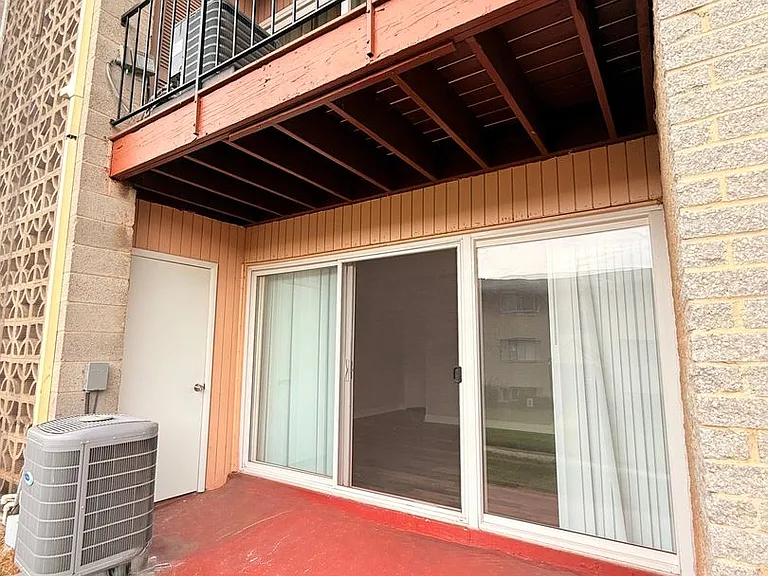 5440 85th Ave #T1 — Photo 12