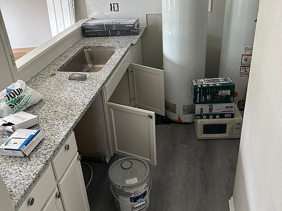 5th image of 3862 E 59th St #3862