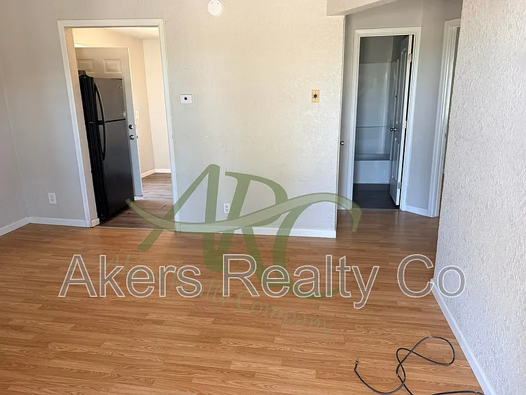 1420 N Hudson Ave — Photo 2