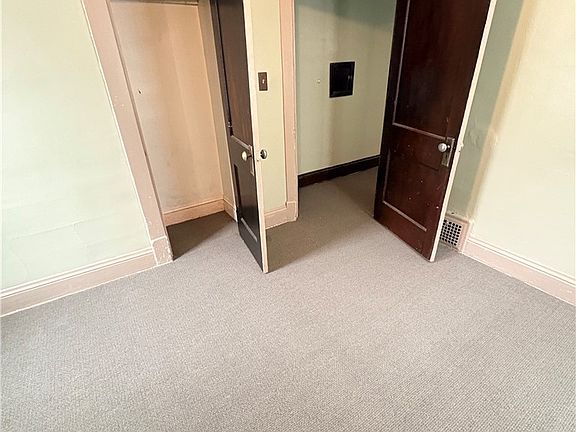 5th image of 1299 W 89th St