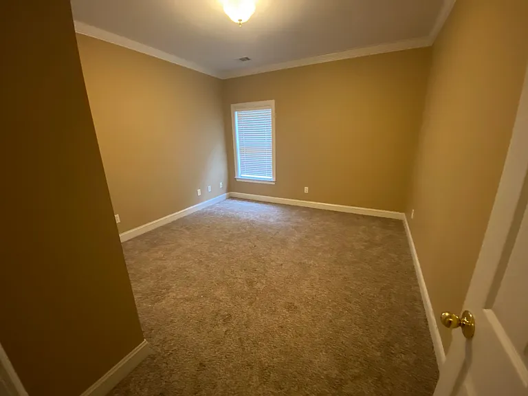 245 Fairview Cir — Photo 2