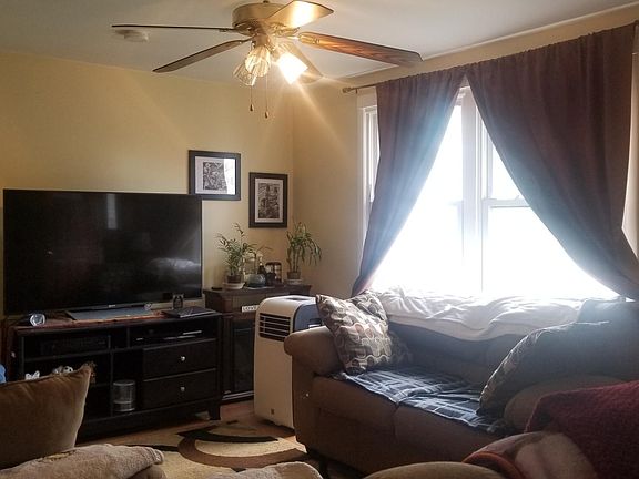 5th image of 33 Broezel Ave