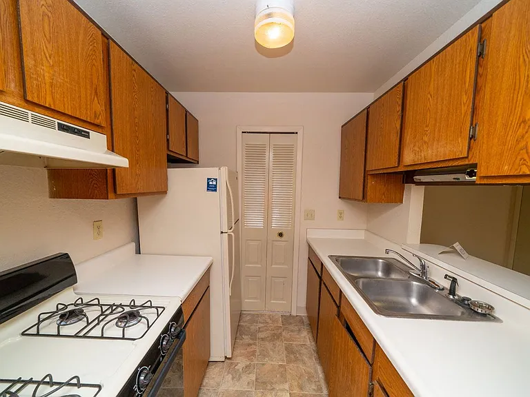 Trappers Cove Apartments — Photo 88