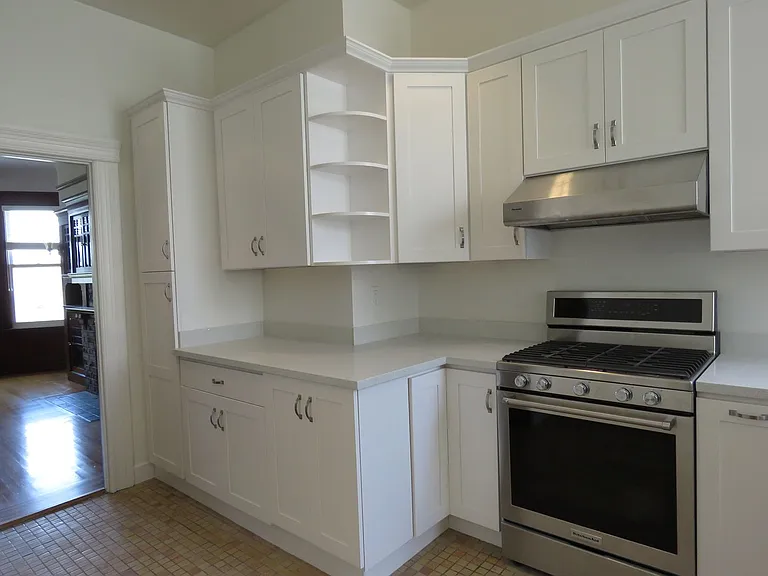 819 Ashbury St — Photo 23