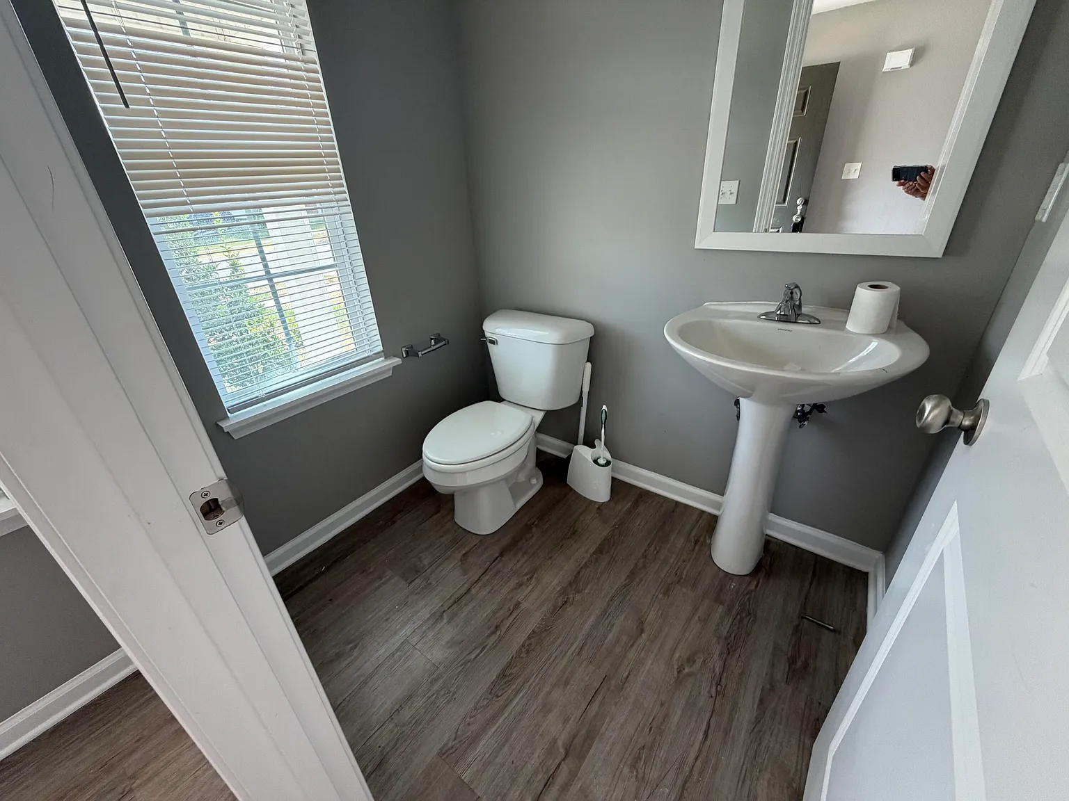 4 bed, 2.5 bath, 1852 sqft, $2,400 — Photo 4