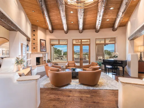 4 Camino Medianoche, Santa Fe, NM 87506