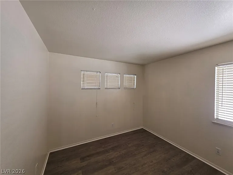 8008 Dover Shores Ave — Photo 17