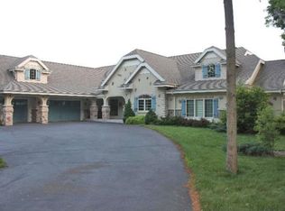 1947 Pine Ridge Dr, Janesville, WI 53545