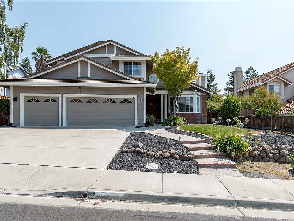 1st image of 545 Sheridan Cir