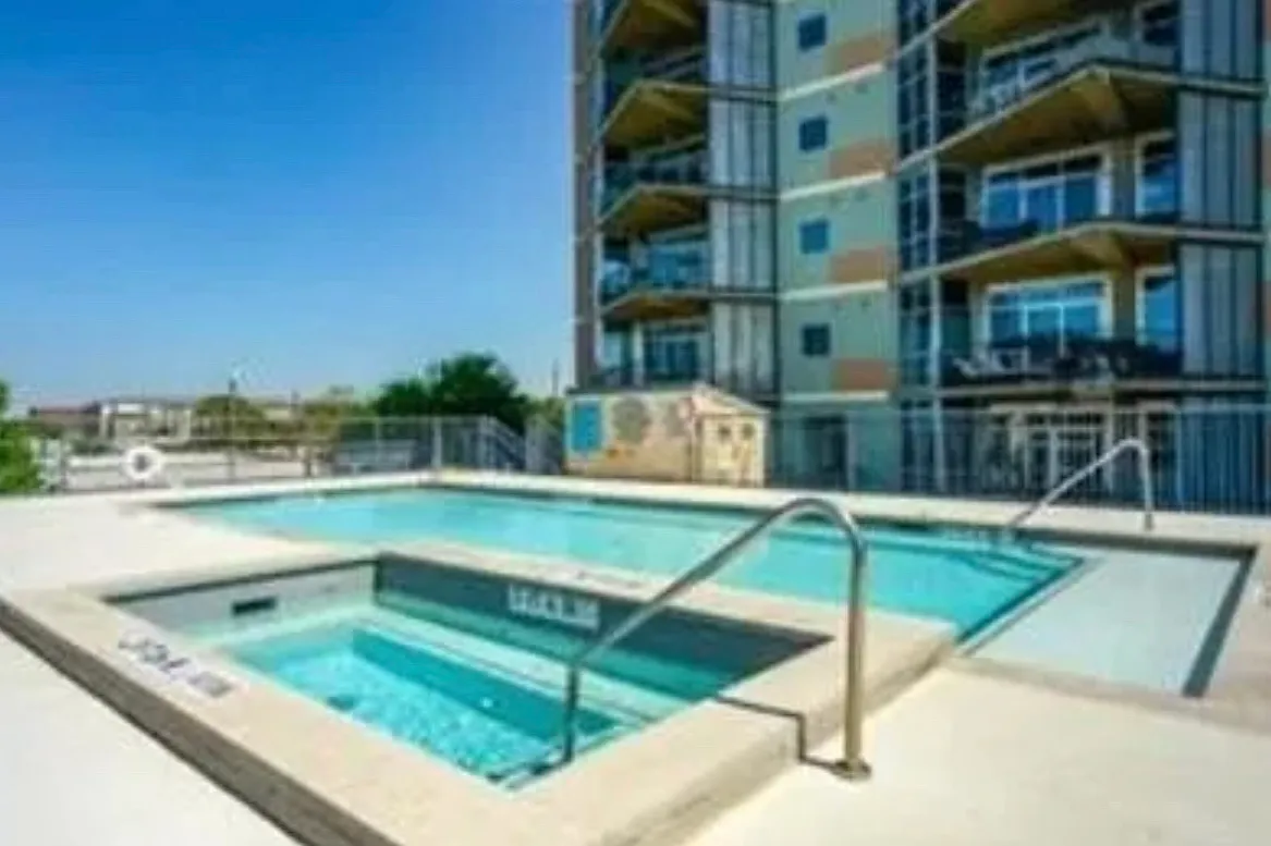 2 bed, $2,700 — Photo 2