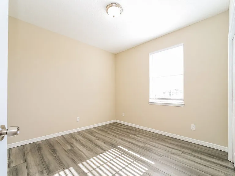 731 E Red House Branch Rd — Photo 13