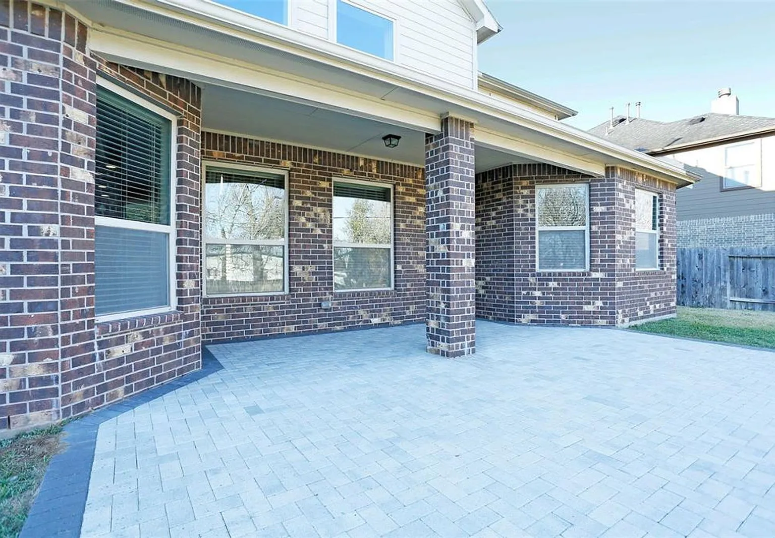 4 bed, 3.5 bath, 3029 sqft, $2,750 — Photo 3