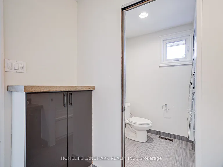 1608 Sherwood Forrest Cir — Photo 24