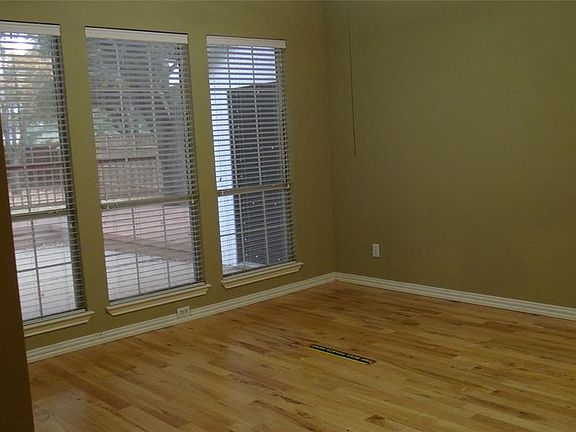 3rd image of 5300 Valleydale Dr