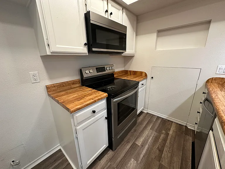 3231 Elizabeth St — Photo 7