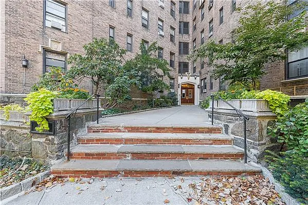 Sold by Exclusive Properties Sotheby's International Realty | media 11