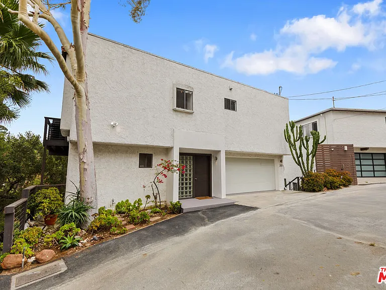 2013 Cyprean Dr — Photo 2