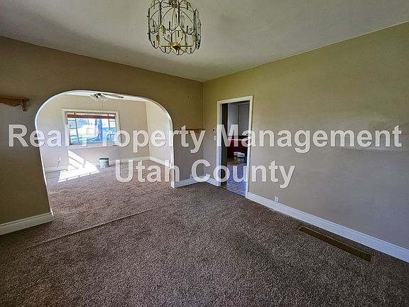 5th image of 209 S 400 E
