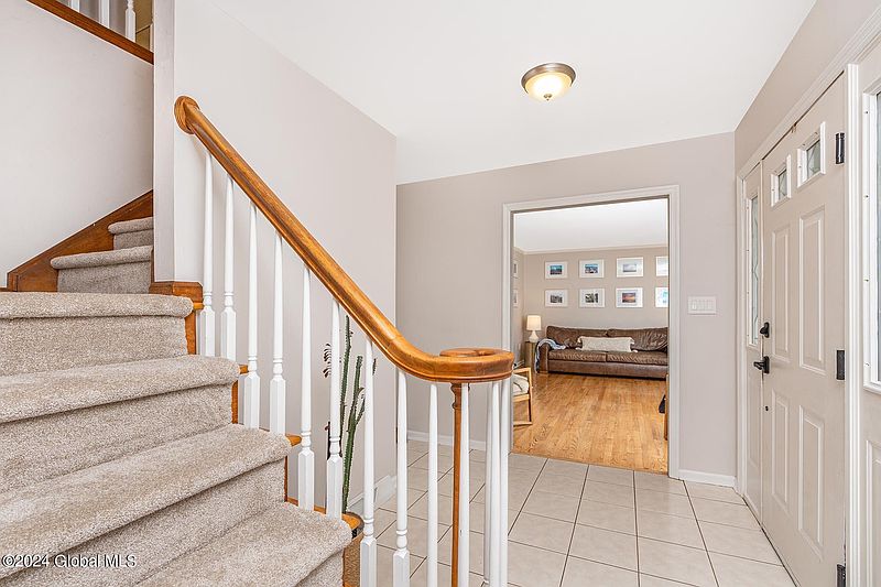 2nd image of 22 Macaulay Lane