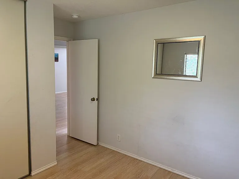 15 McLennan Oak — Photo 21