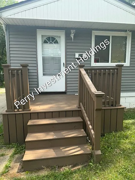 3 bed, 1.5 bath, 1286 sqft, $1,400 — Photo 1