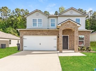 221 Hampton Dr, Calera, AL 35040