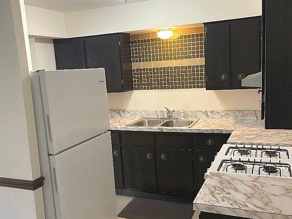 3rd image of 4827 W 109th St #7-202