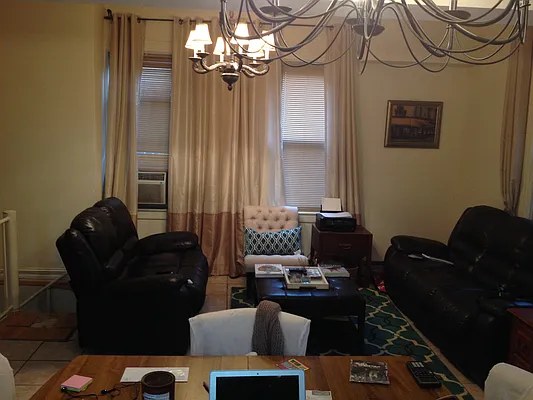 Rented by Joanna Minos, LREB | media 20