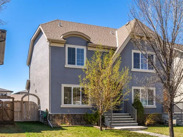648 W Mahogany Blvd SE, Calgary, AB T3M 1Y1