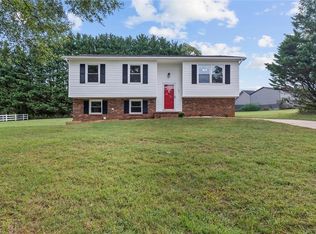 120 Robert Dr, State Road, NC 28676